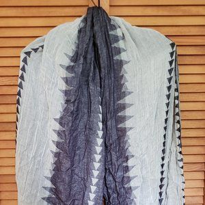 Geometric Triangle Print Scarf Wrap